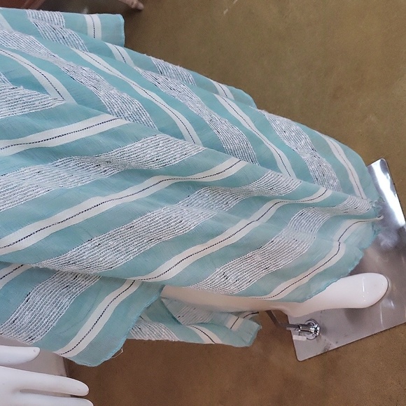 David and Young Dress - Picture 3 of 11